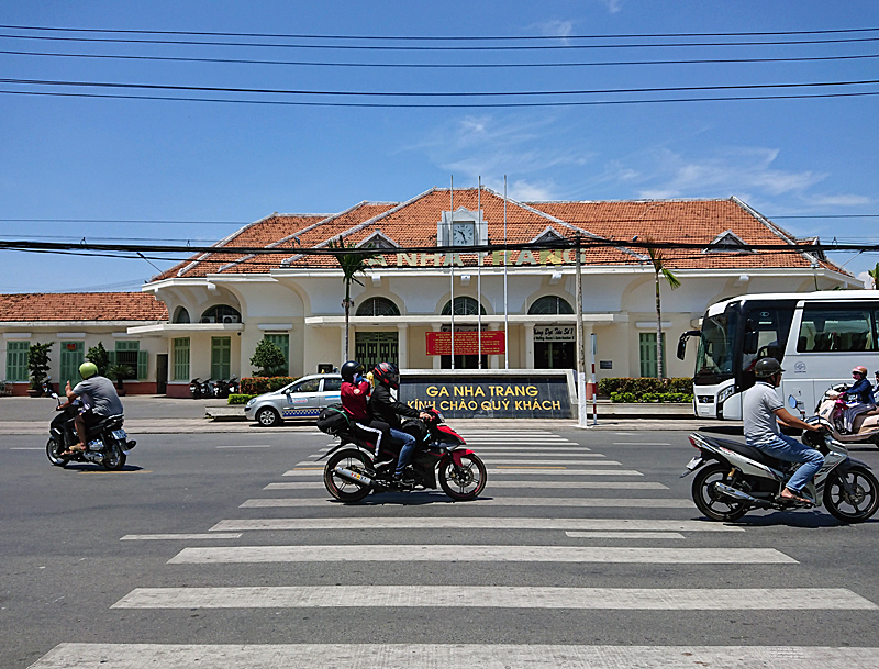 ニャチャンの鉄道駅-ハノイ駅方面かサイゴン(ホーチミン）駅どちらも可能