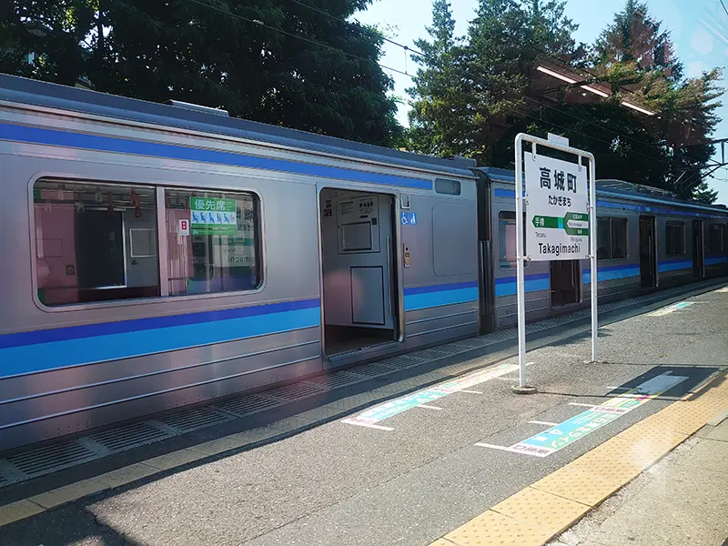仙台駅方面への仙石線、始発駅でもある。