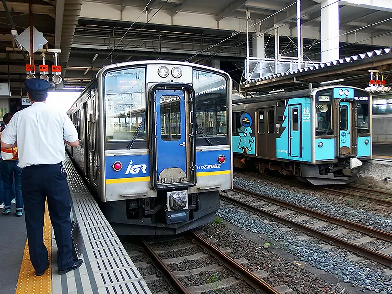盛岡駅ー八戸駅ー青森駅とIGRいわて銀河鉄道～青い森鉄道と乗り継いでいく。