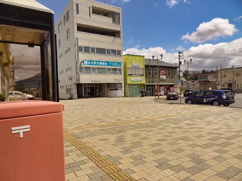 森駅と言えば、阿部商店が製造して、柴田商店が販売する「いかめし」です。
